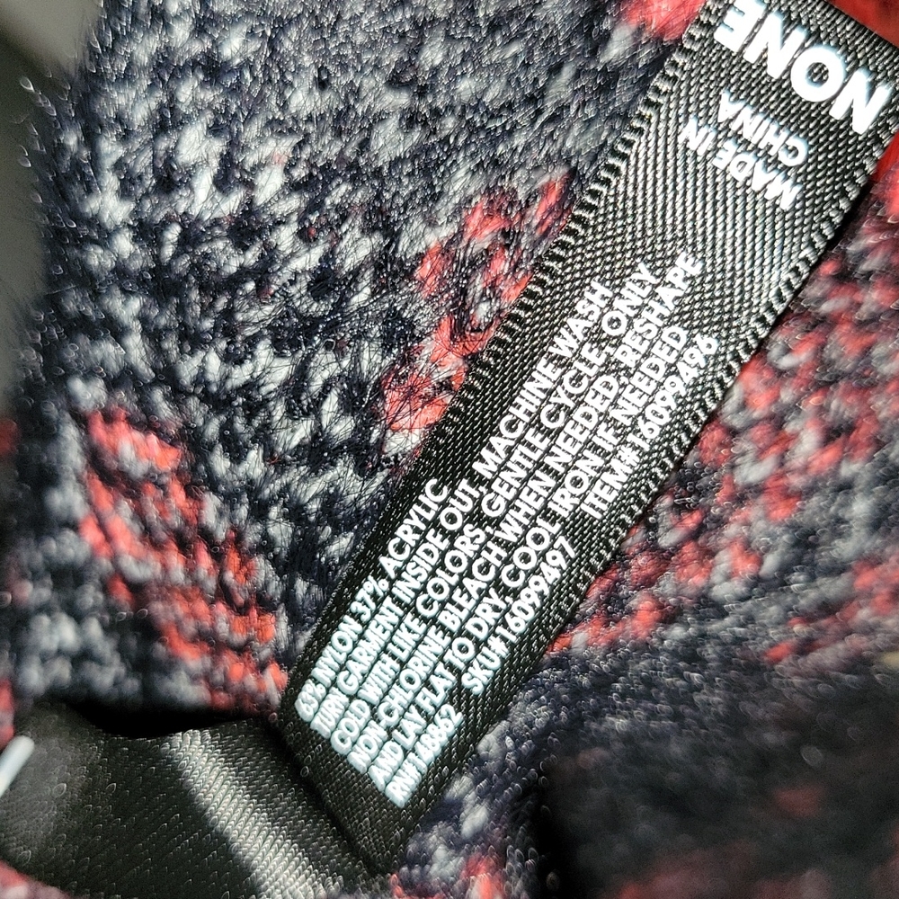 NWT | Leopard Magenta Blanket Scarf - Picture 4 of 7